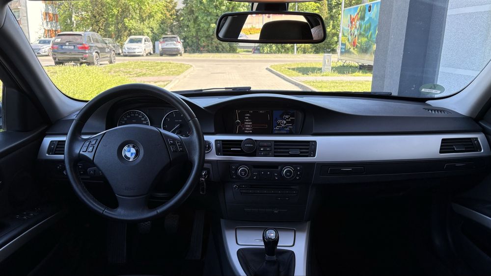 BMW 318i  e90 2010r. 2.0 benzyna • klima•tempomat•niski przebieg