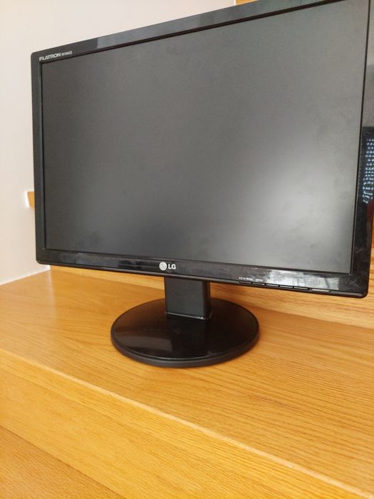 Ecrã LG flatron W1942S427552307634524165