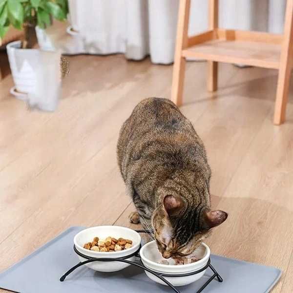 Wodoodporna mata pod miskę dla psa lub kota antypoślizgowa, silikonowa