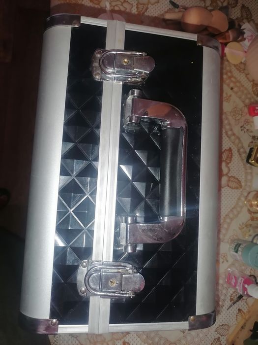 Продам Бьюти кейс, чемодан,