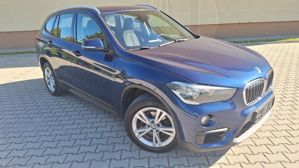 BMW iX1