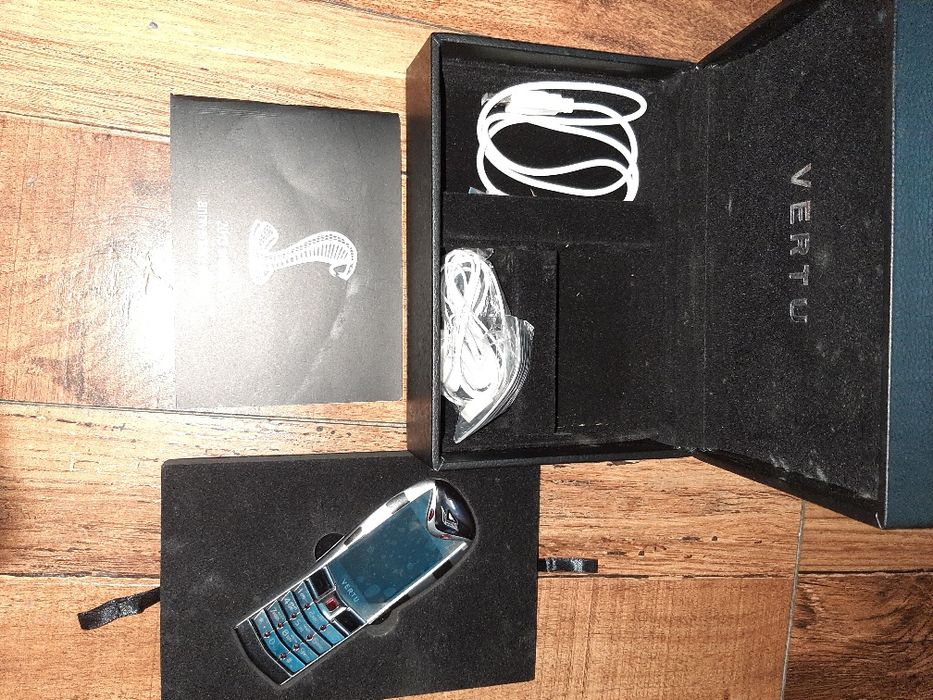 Мобильный телефон VERTU