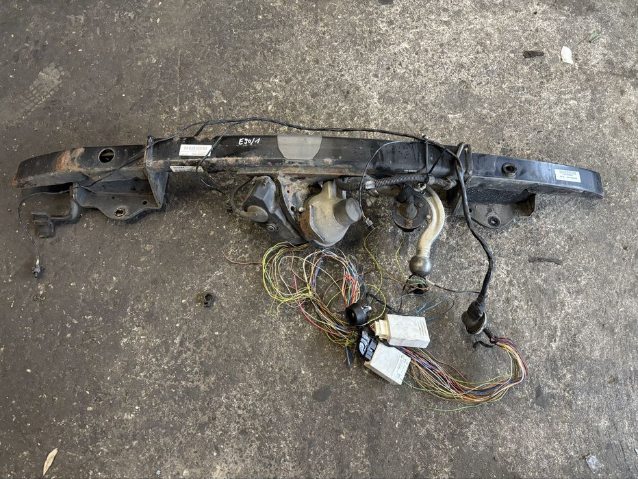 BMW E90 E91 Hak elektryczny moduł przycisk
