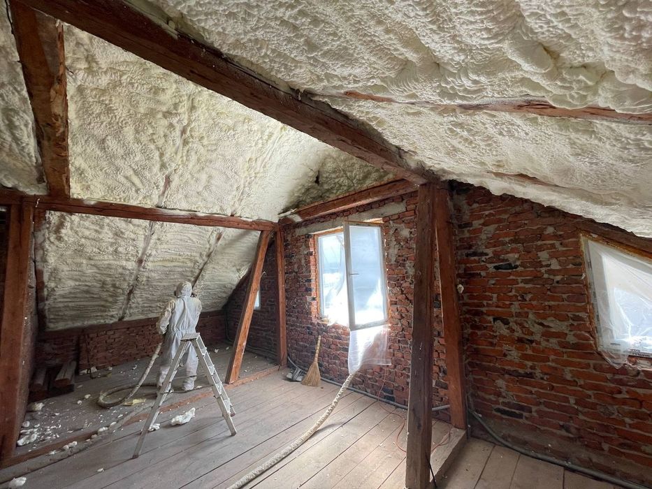 Утеплення пінополіуретаном, піною, Ппу / Старий Самбір та околиці.