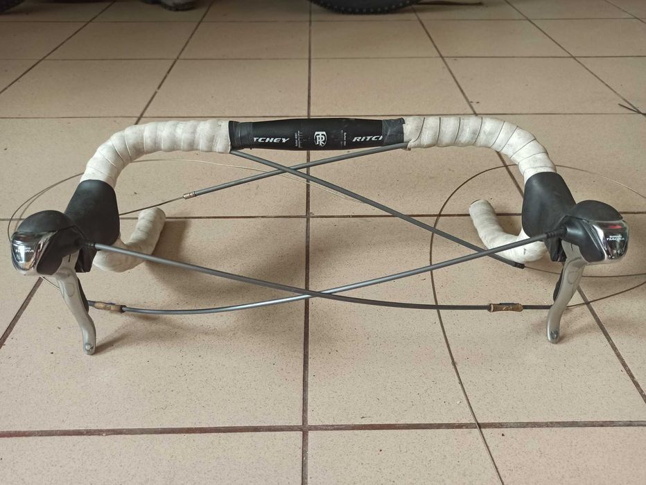 Klamkomanetki szosowe 3x9 Shimano Tiagra ST-4500 prawa lewa