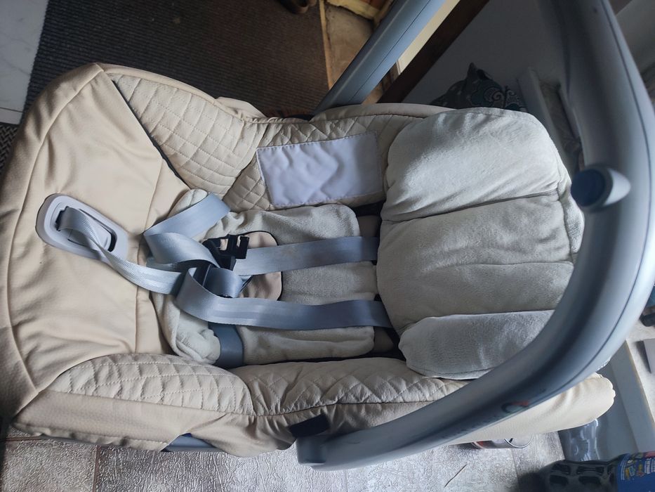 Продам автокрісло (автолюльку)