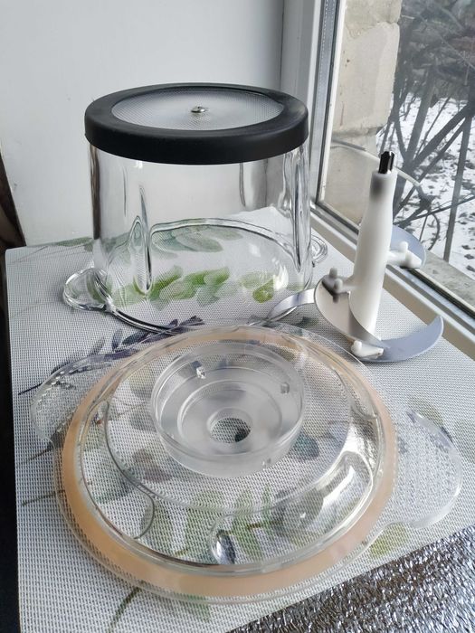 Продам подрібнювач (блендер/м'ясорубка) "Kingberg", об'єм 3 л, 800