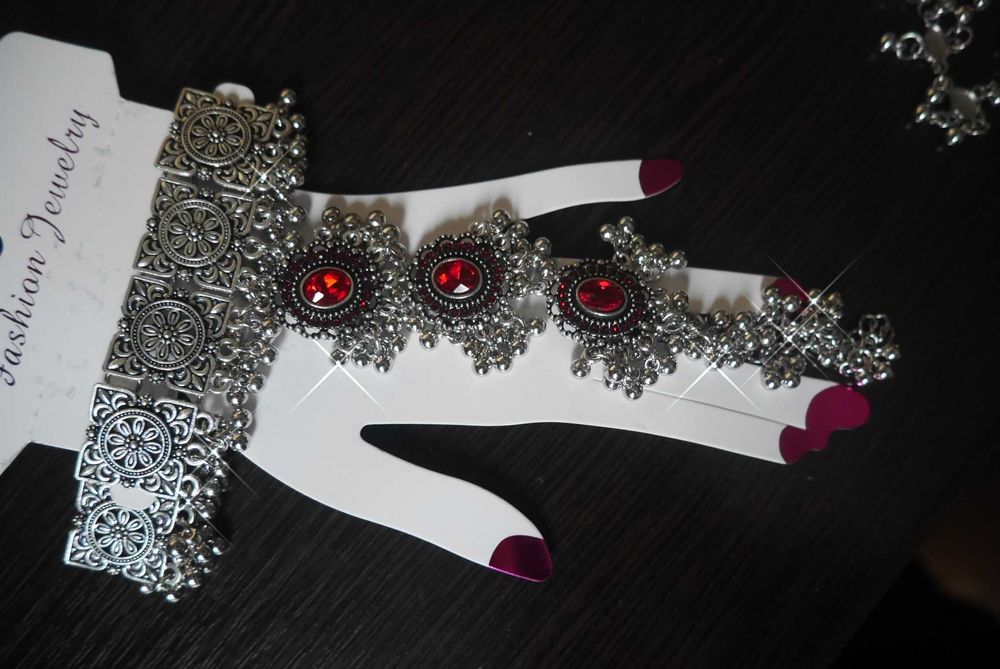 Шикарный комплект индийских украшений. Тика, сережки, колье, браслеты