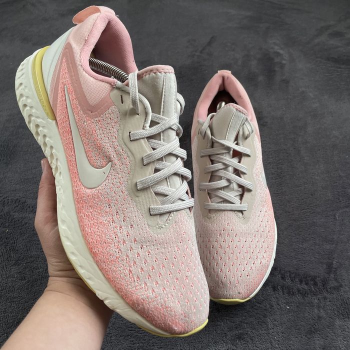 Жіночі кросівки Nike odyssey react. P. 40,5.
