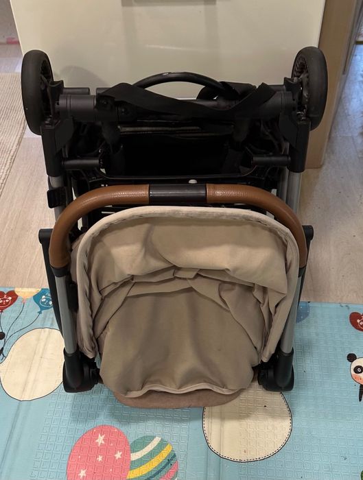 Детская прогулочная компактная коляска maxi cosi laika