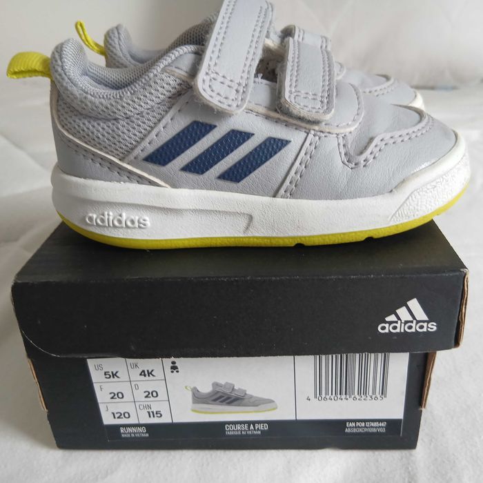 Ténis Adidas Criança tamanho 20