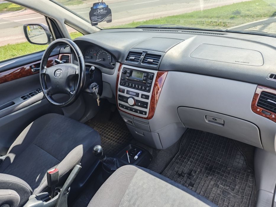 Toyota Avensis Verso