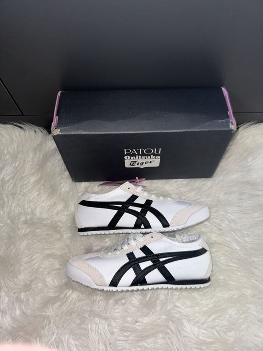 Onitsuka Tiger Black-White