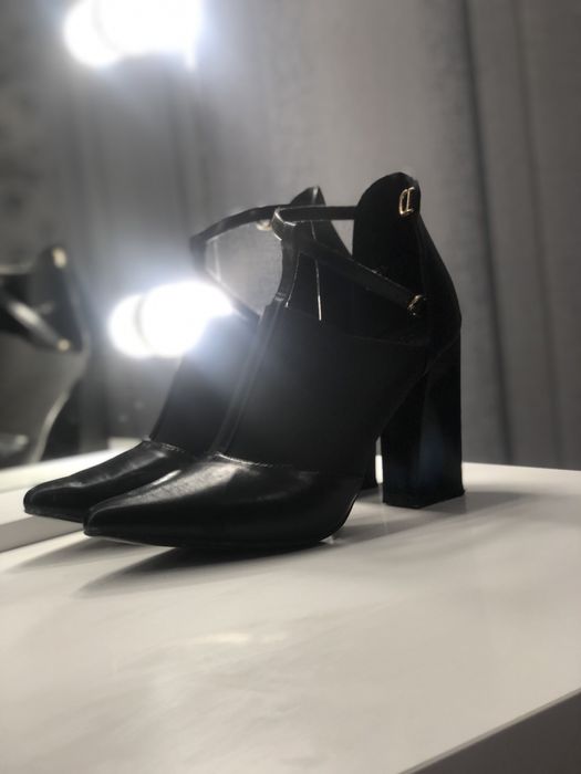 Розпродаж взуття