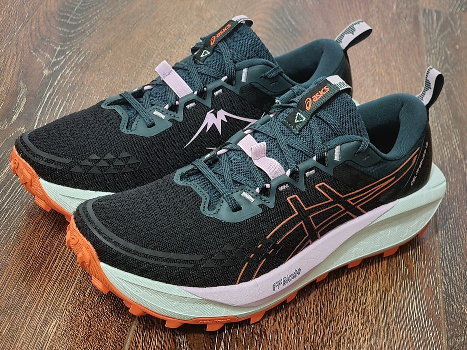 Оригінал 100% жіночі кросівки Asics Trabuco 13   EUR 40.5