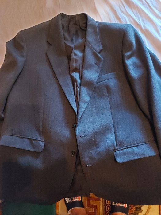 Костюм мужской тройка.