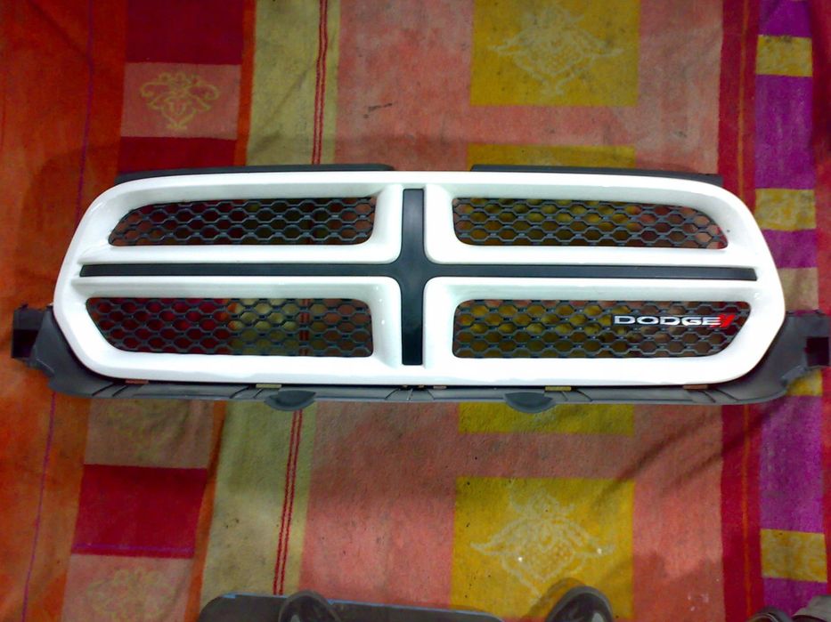 dodge durango 5.7 r/t 2011 2013 atrapa kpl. grill przedni przód orginał