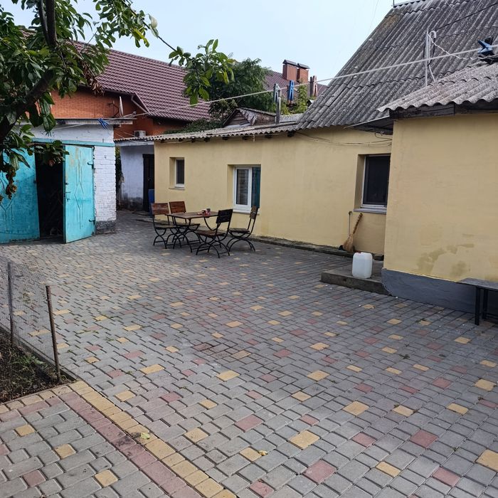 Продаю частину будинку 8 Слобідська - Погранична, Окремий двір, гараж