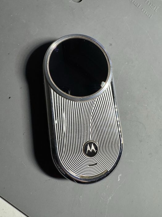 Motorola aura ua