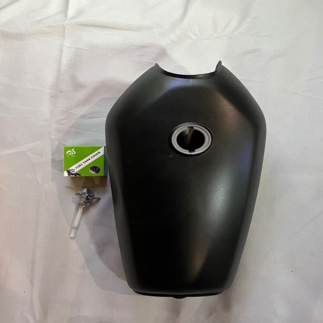 Zbiornik paliwa motocyklowy czarny z kranikiem 43 cm