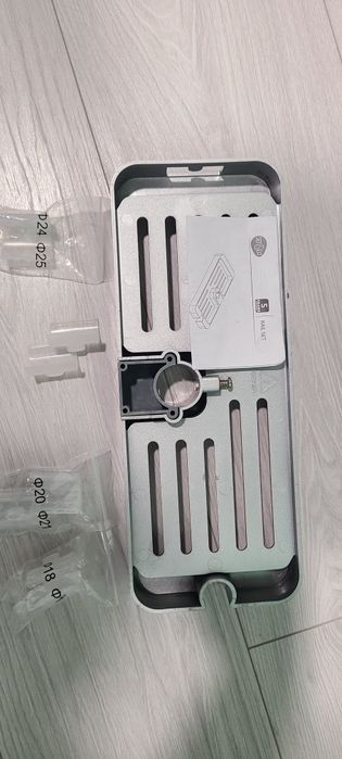 Поличка у ванну на стійку для душа