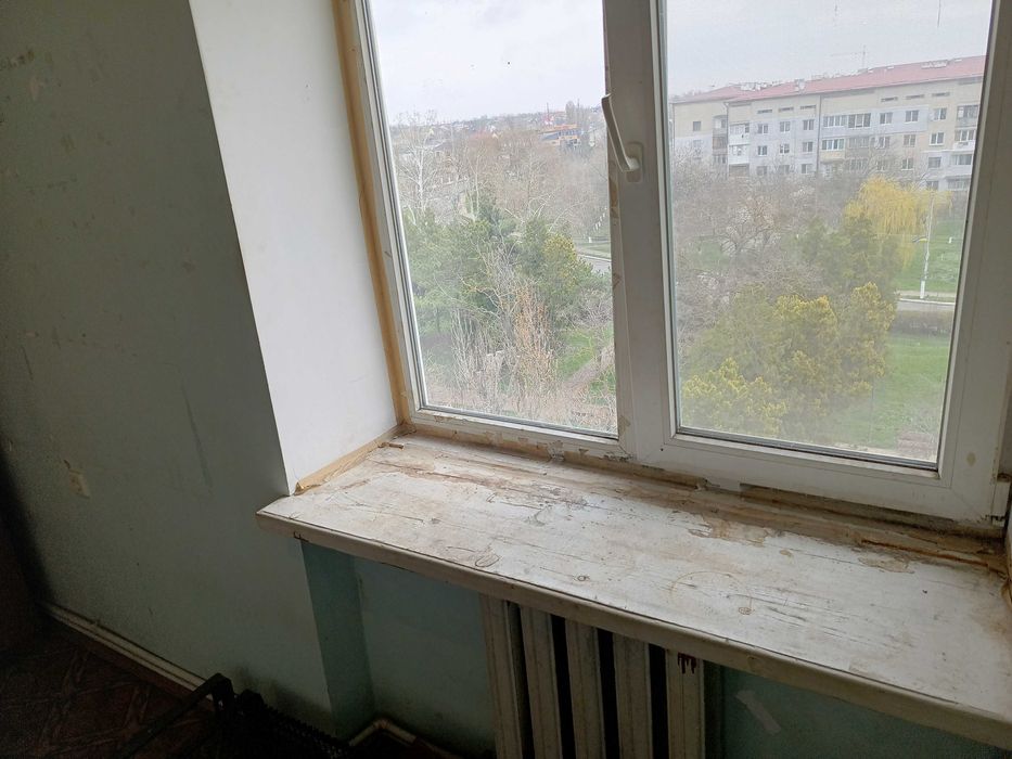 Продаю 5 комнатную квартиру в центре пгт Таирово.