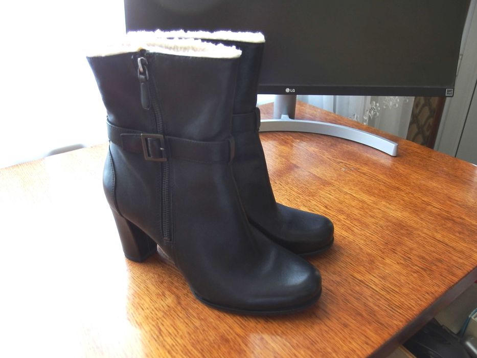 Продам новые кожаные полусапожки, сапоги-ботильоны «Еcco» 40 размер