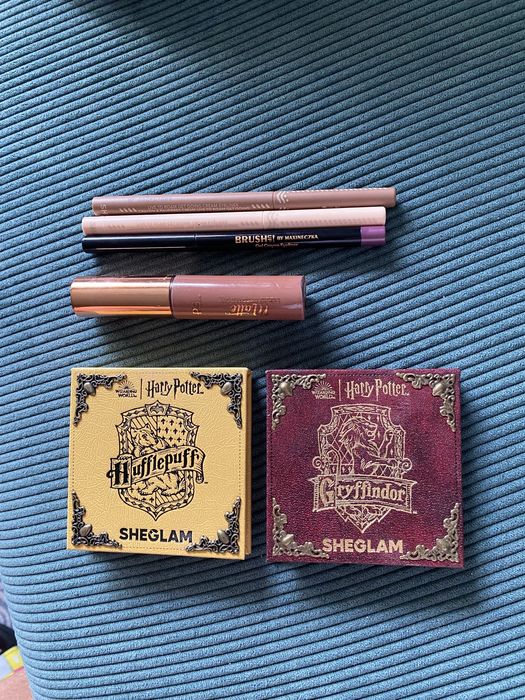 Zestaw cieni i kredek do oczu