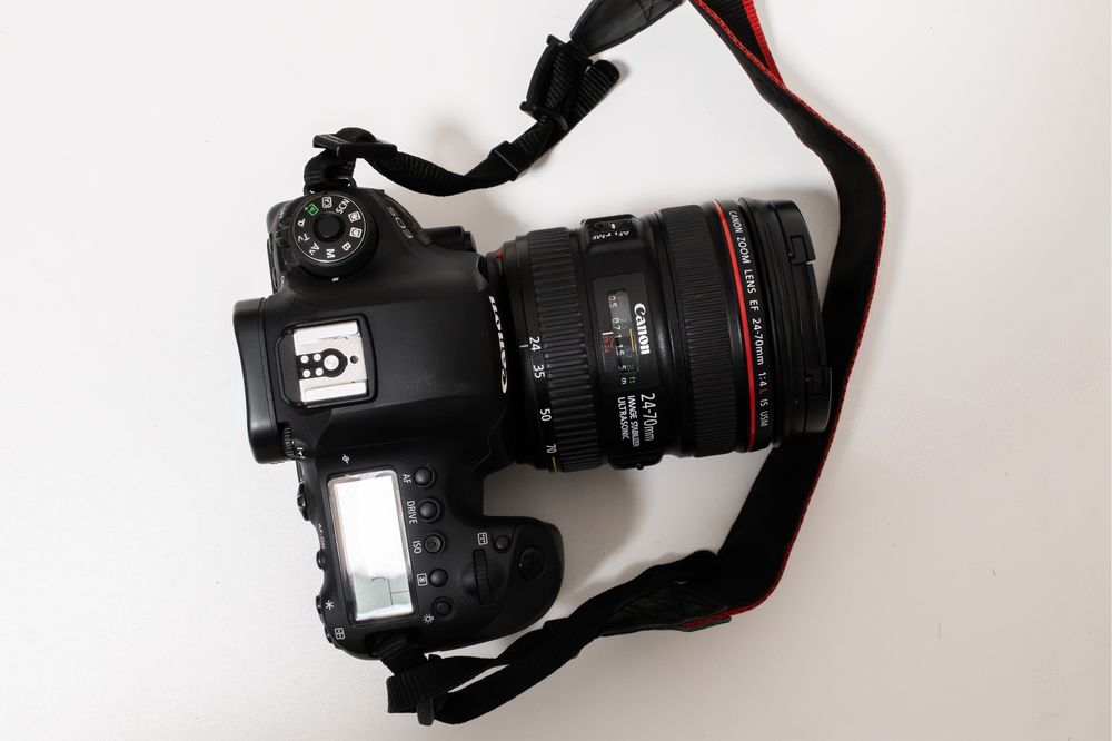 Canon EOS 6D Mark II + об’єктив Canon EF 24–70mm f/4L IS USM