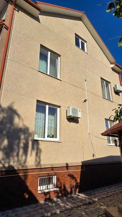Продам шикарний будинок у Лісках 230кв.м