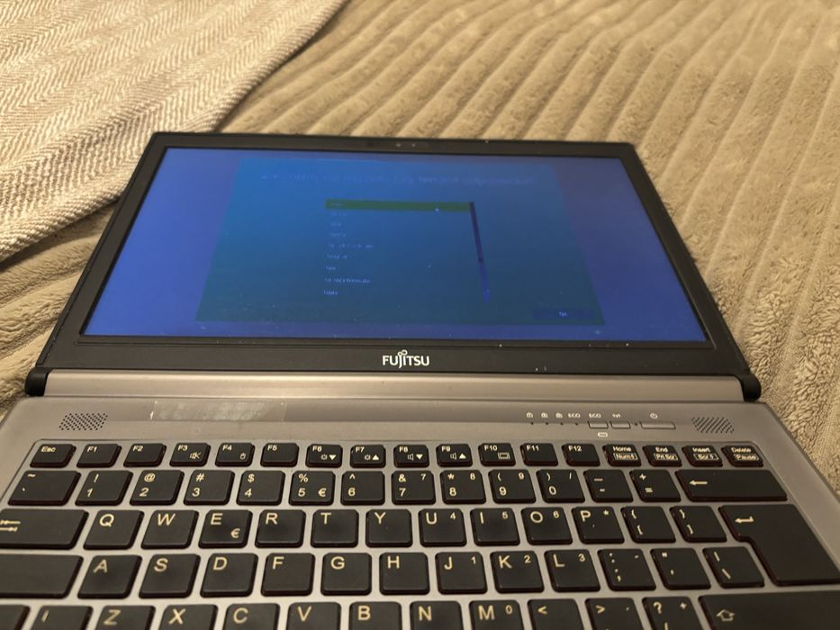 Laptop FUJITSU E744 i5 14’