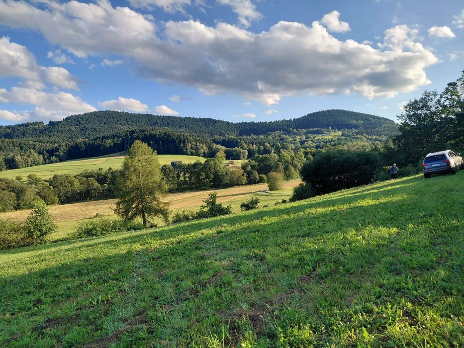 Widokowa  działka 56 arów w Rupniowie – góry, asfalt, media, nr 566
