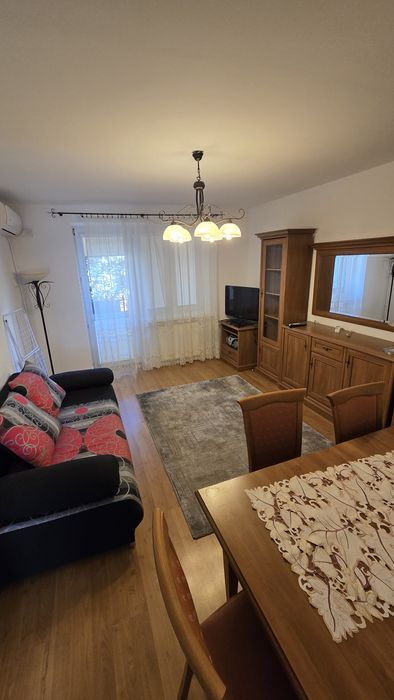 Komfortowe, umeblowane mieszkanie 44 m² z klimatyzacją i garażem – Płock, ul. Wańkowicza