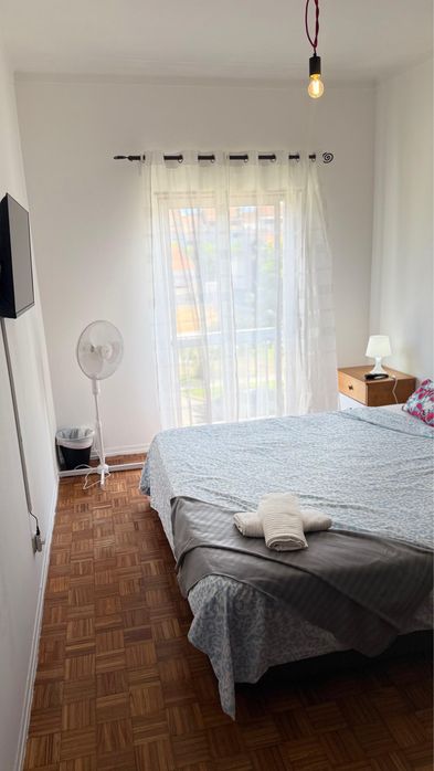 Quarto para casal margem em montijo.