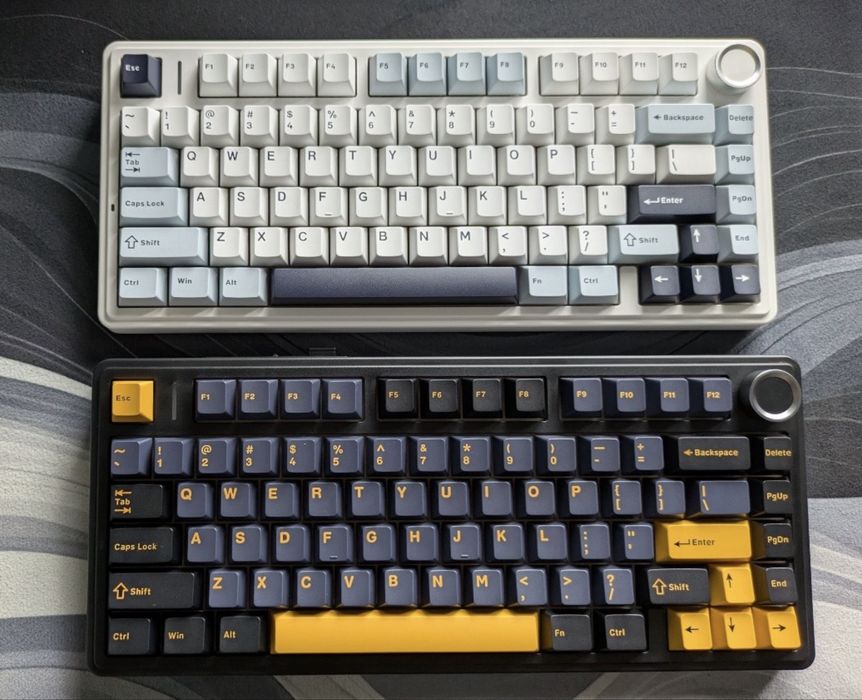 Aula f 75 є чорна та біла