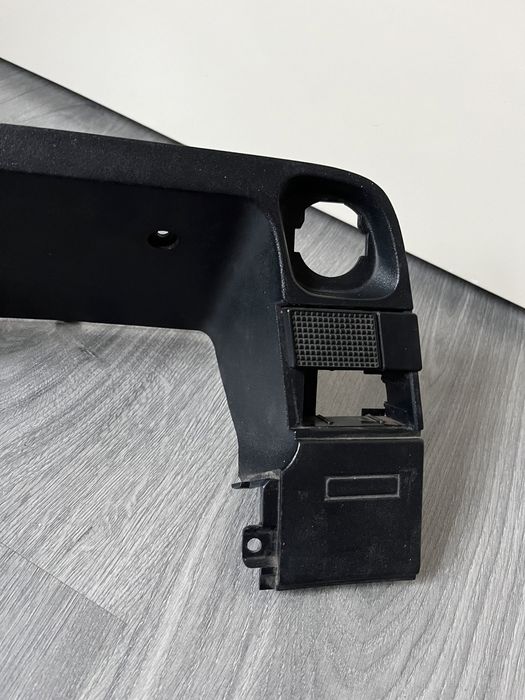 Пластик навколо спідометра Opel Kadett E