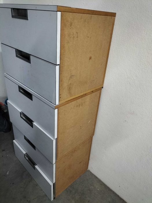 Armario com gavetas para arrumação