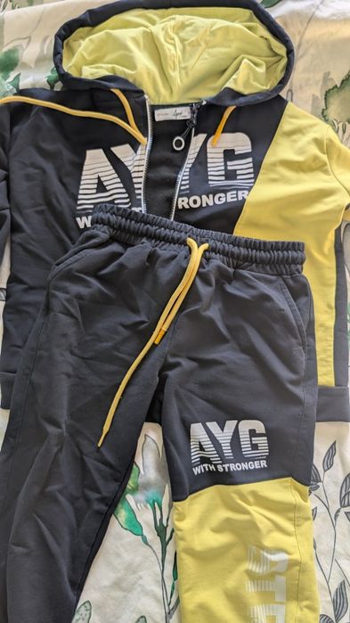 Дитячий спортивний костюм