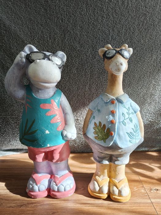 Figurki gipsowe.