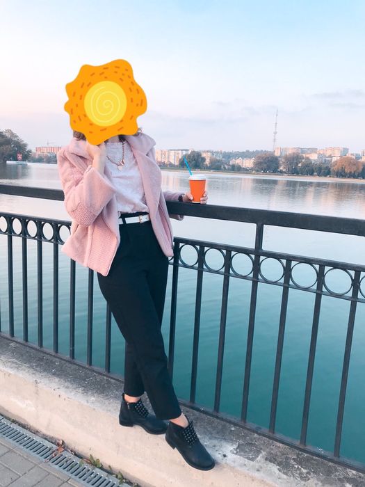 Куртка на замочку рожевого кольору