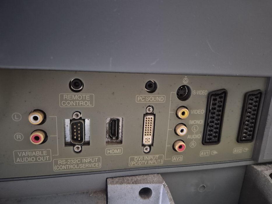 Televisão LG 32 polegadas a funcionar