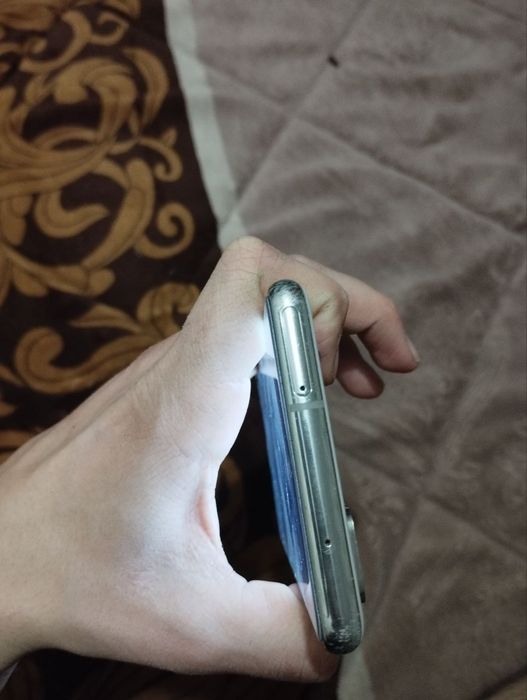 Samsung Galaxy S20FE 6/128 нормальний стан