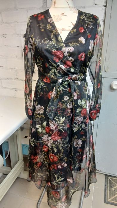 Продам сукню,нова з органзи.