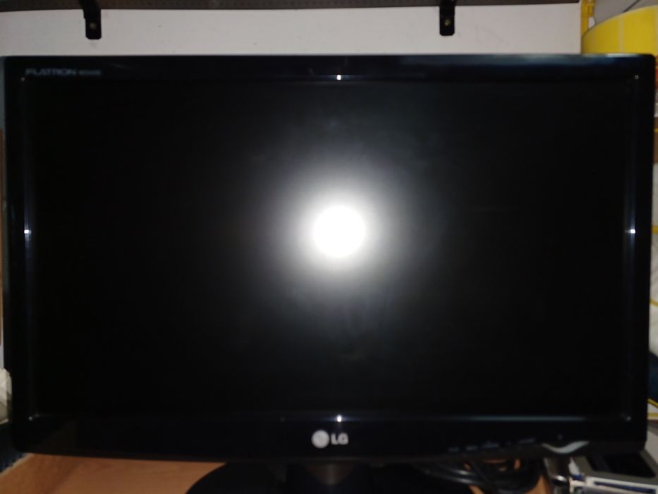 Torre PC com monitor LG 22"