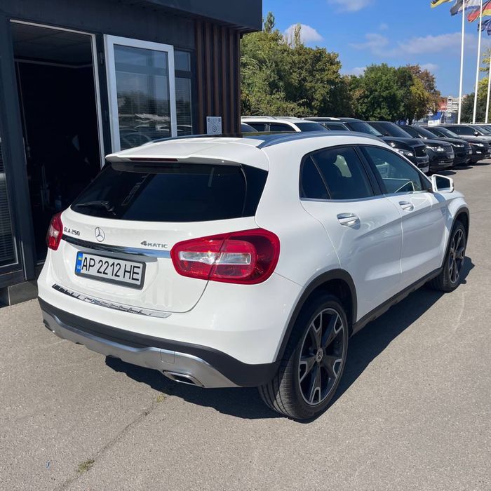 Mercedes-Benz  GLA 250