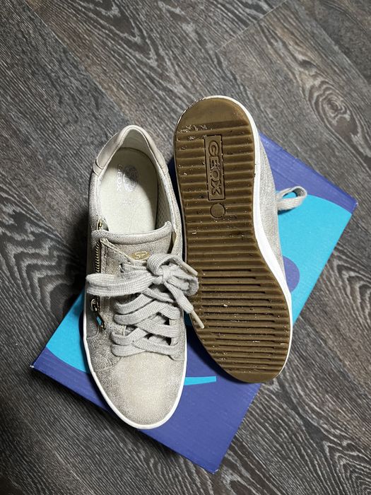 Кросівки Geox, Skechers
