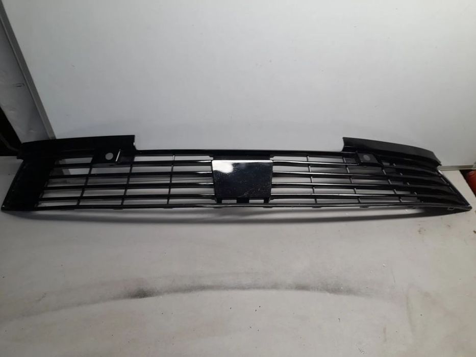Opel Astra L VI 6 kratka środkowa zderzaka przód przedniego 9839979680