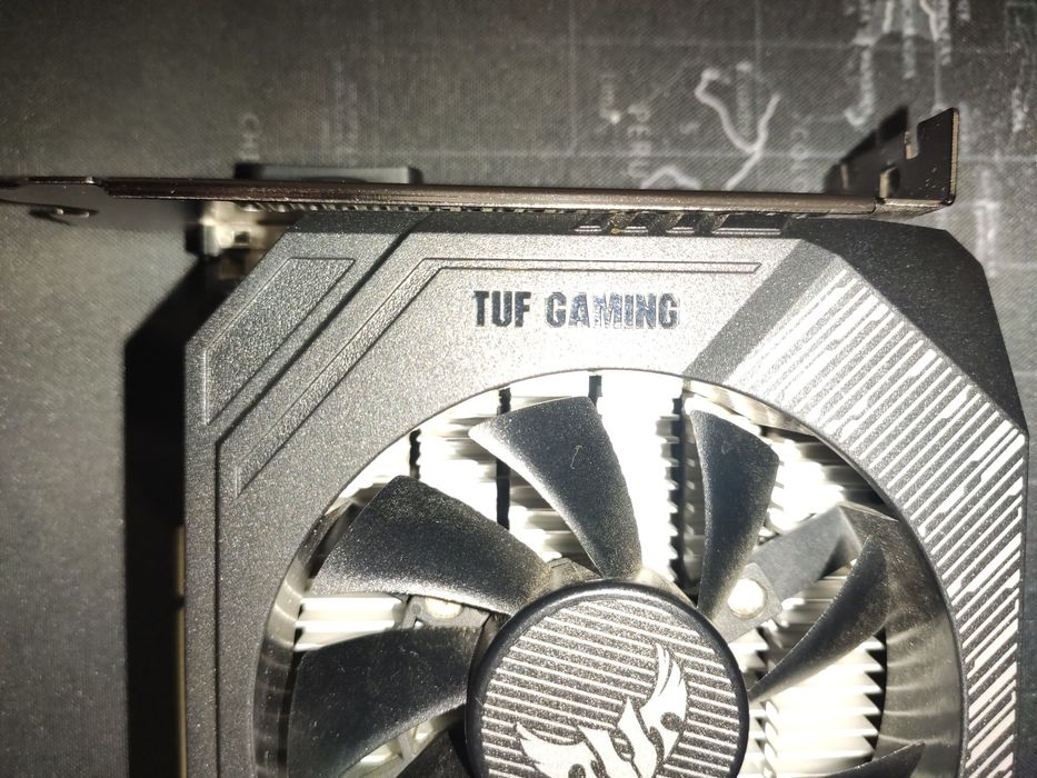 Placa Gráfica ASUS TUF Gaming GTX 1650 4GB - Impecável