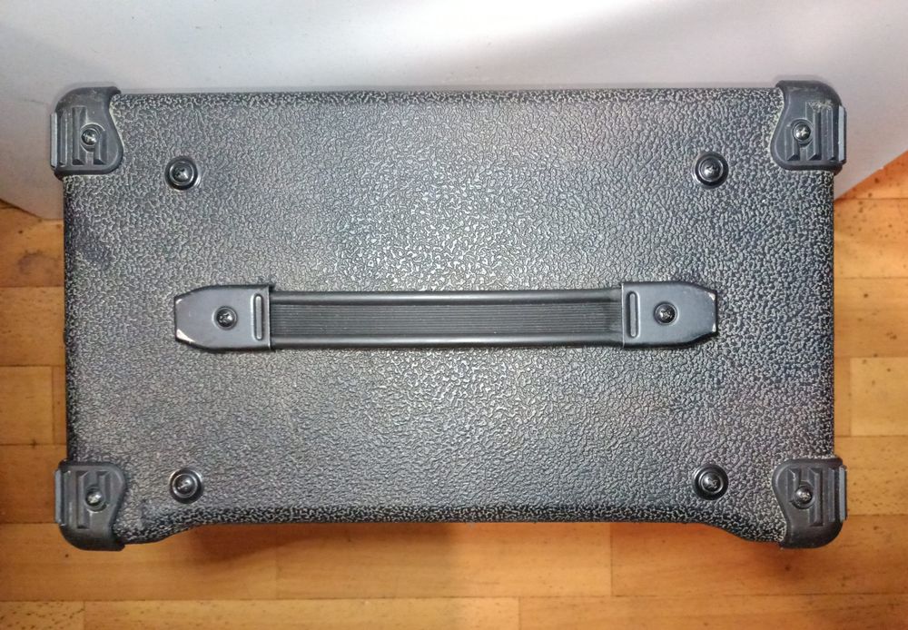 Wzmacniacz gitarowy Career 8" combo piecyk do: gitara elektryczna