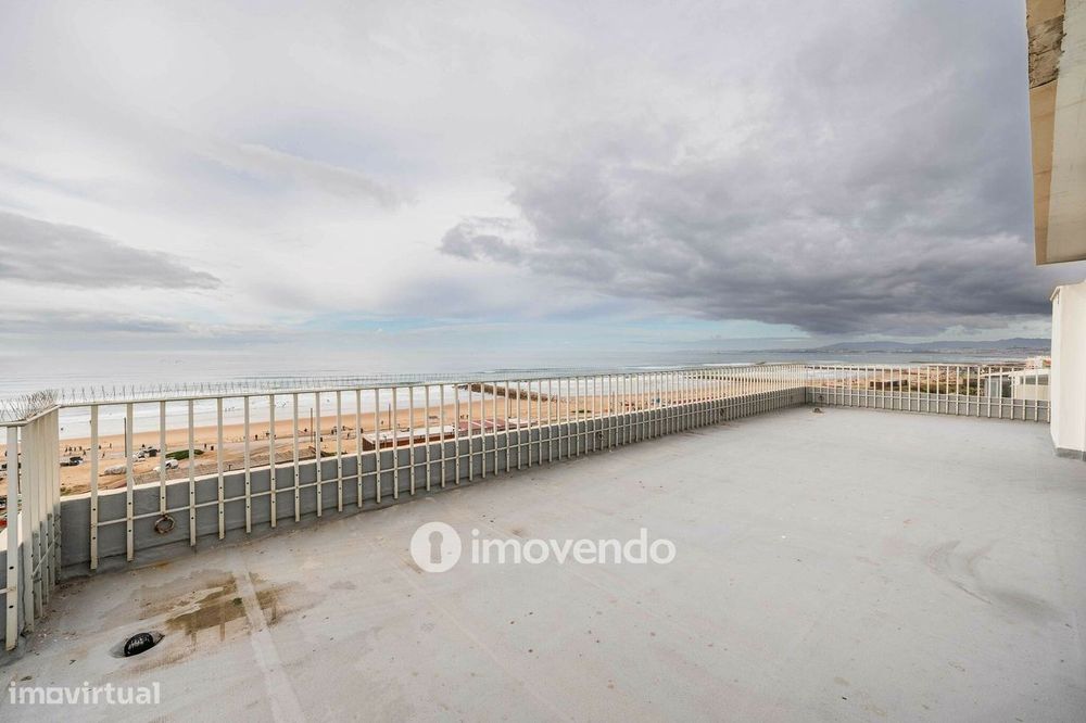 Apartamento T1 junto à praia, com estacionamento, Costa da Caparica